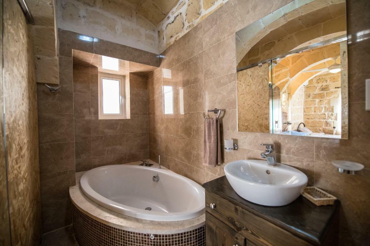 Zeppi'S Luxury Holiday Farmhouse With Private Pool Għarb Εξωτερικό φωτογραφία